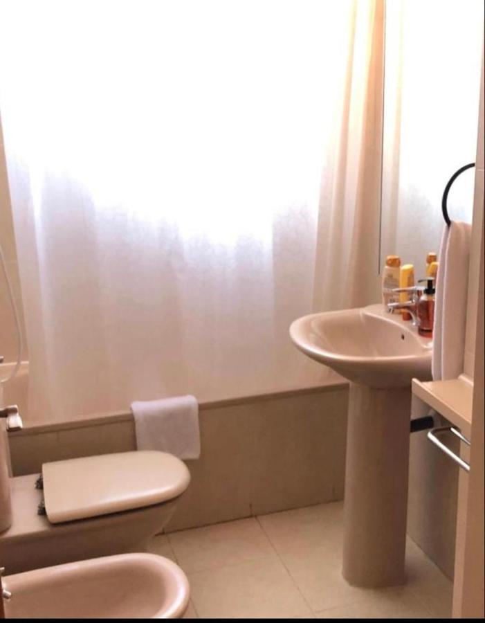 Suites Madrid Belfast 13 Ifema Airport エクステリア 写真