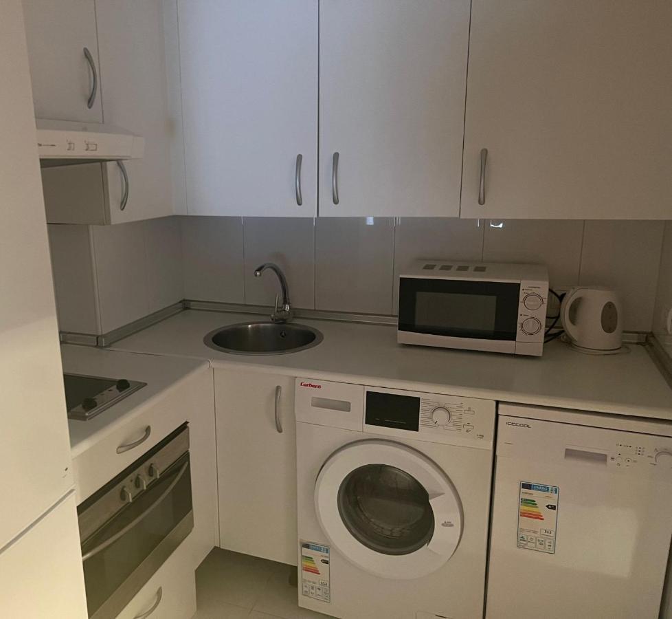 Suites Madrid Belfast 13 Ifema Airport エクステリア 写真