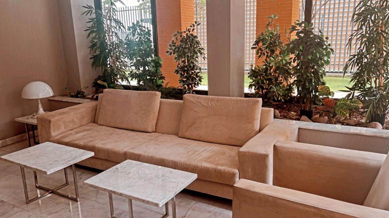 Suites Madrid Belfast 13 Ifema Airport エクステリア 写真